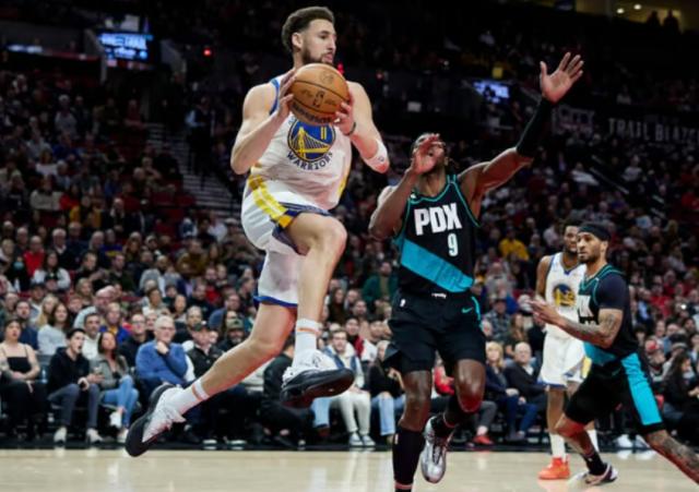 咪咕视频官方入口-空篮不上执着三分 勇士关键时刻又一次为错误买单